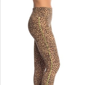 *NEW* Cotton On Leopard Legging | M